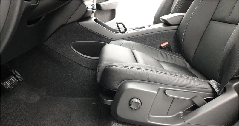 Volvo XC 40 cena 159511 przebieg: 5, rok produkcji 2023 z Baranów Sandomierski małe 407